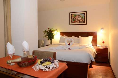 www.hotelgoldeninca.com