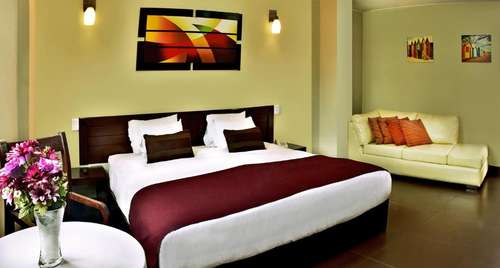 www.rivierapalace.com.pe