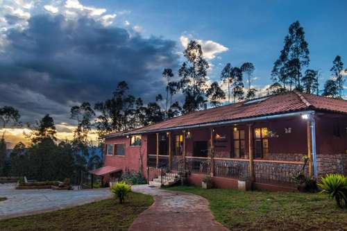 www.ensenadahotelycampo.com.pe