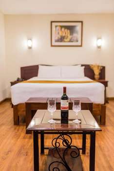 www.santamartahotelarequipa.com