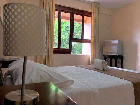 www.hotelmonteazul.pe