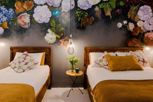 www.ninoshotel.com