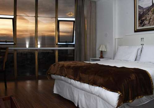 www.hotelqalasaya.com