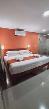 www.ensenadahotel.com.pe