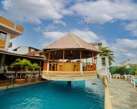 www.losgavilaneshotel.com