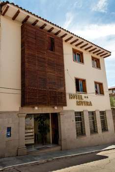 www.hotelriveraayacucho.com