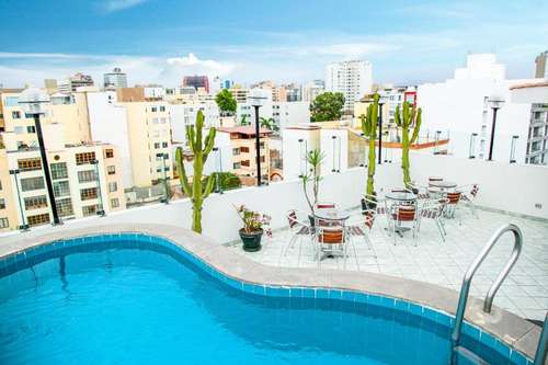 www.embajadoreshotel.com