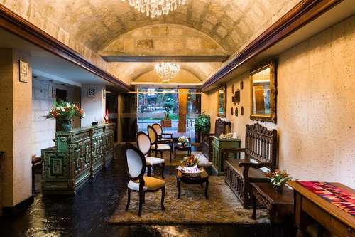 www.hotelkatari.com