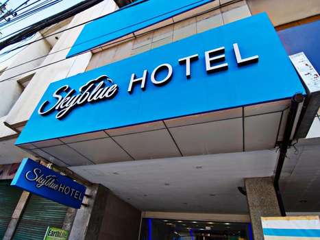 www.skybluehotelph.com