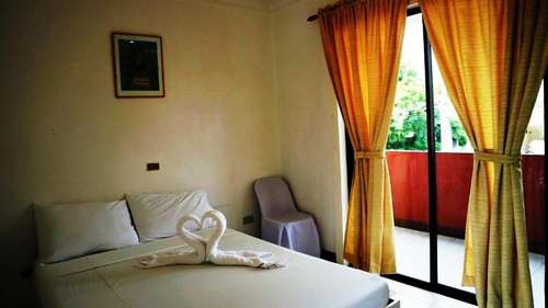 www.hotelcasailustre.com