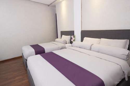 www.axiaahotel.com