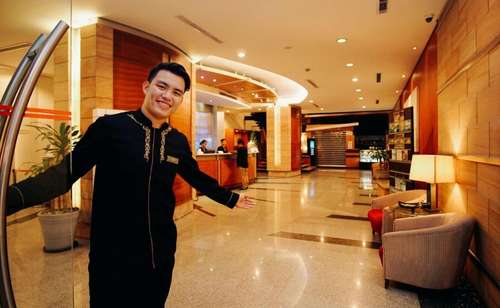 www.greenhillselanhotelmodern.com