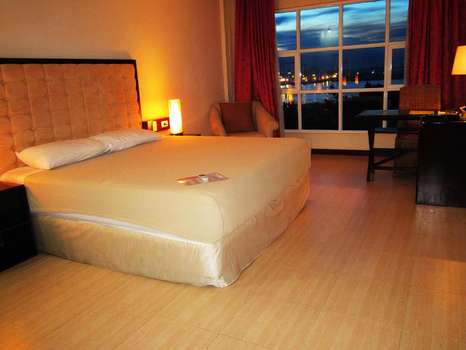 www.dulcineahotel.ph