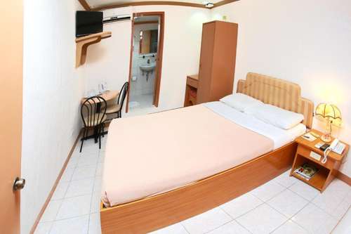 www.elegantcircleinn.com