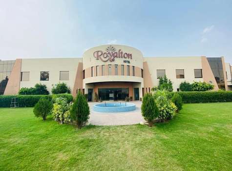 www.royaltonhotelpk.com
