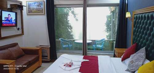 www.hotelalazeem.com