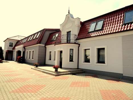 www.hotelwielkopolanka.pl