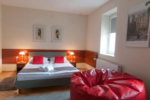 www.hotelkomes.pl