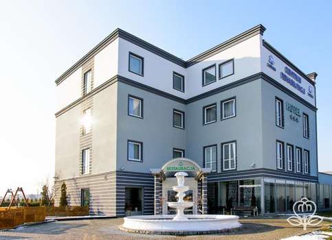 www.hotel-lascada.pl