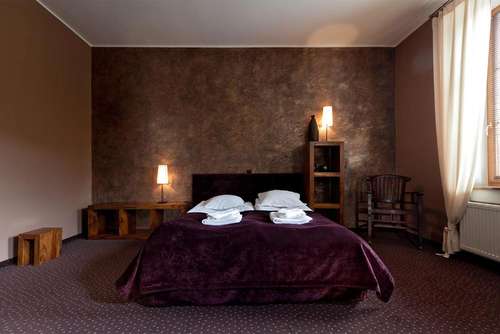 www.aproposhotel.pl
