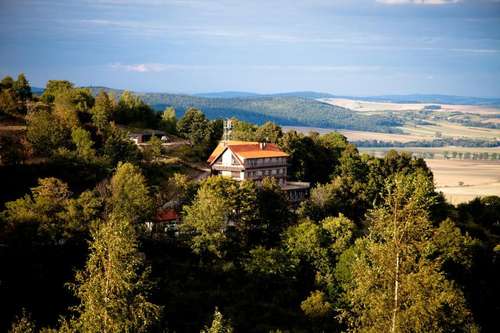 www.hotelsrebrnagora.pl