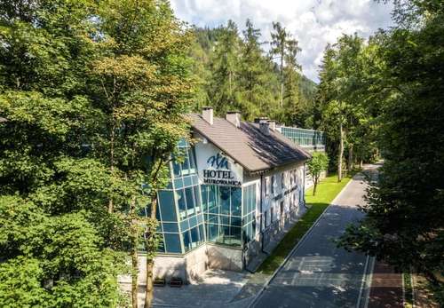 www.hotel-murowanica.pl