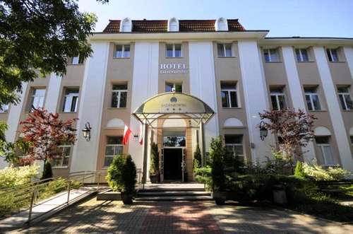 www.hotellazienkowski.pl