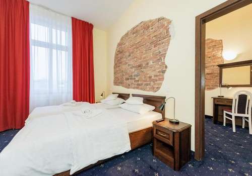 www.hotelmarczewski.pl