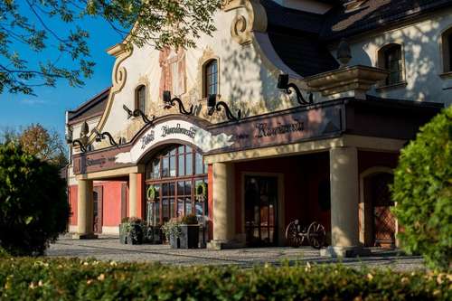 www.hotelnowodworski.pl