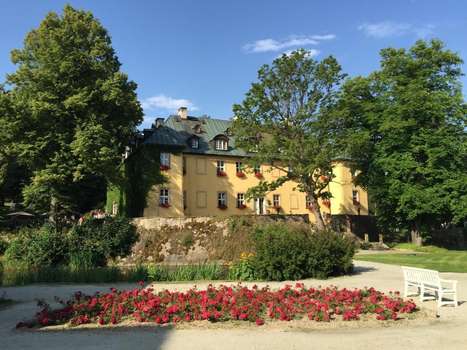 www.palacstaniszow.pl
