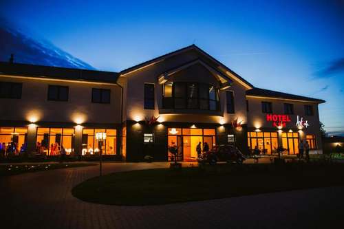 www.artcafe.naklo.pl