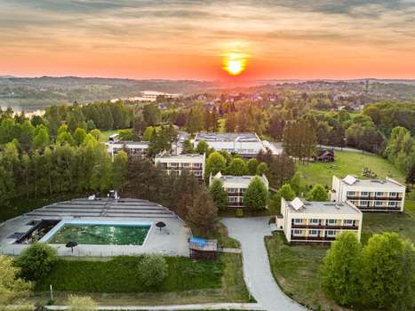 www.hoteldobczyce.pl