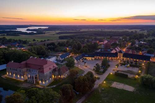 www.palacsiemczyno.pl