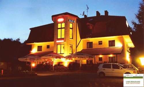 www.hoteltwardowski-glogoczow.pl
