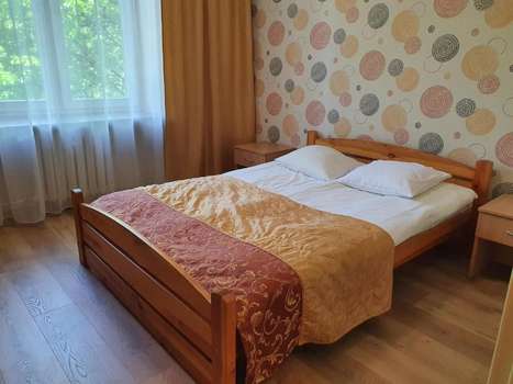 www.hoteliskra.pl