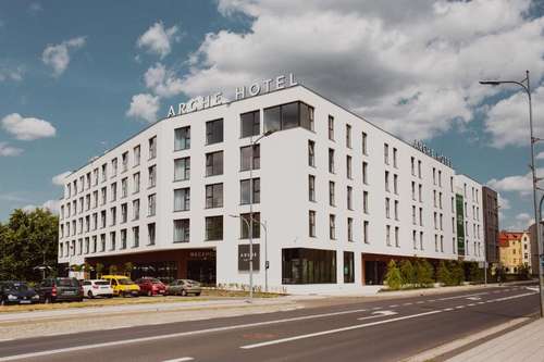 www.archehotelpila.pl