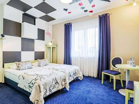 www.hotelraszowa.pl