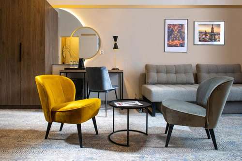 www.larishotels.com