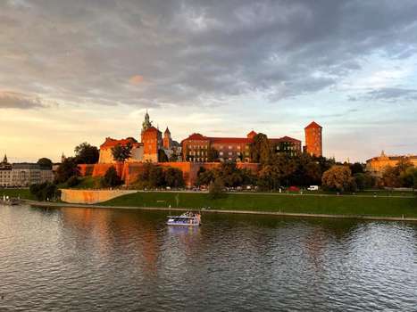 www.hotelpoleski.pl