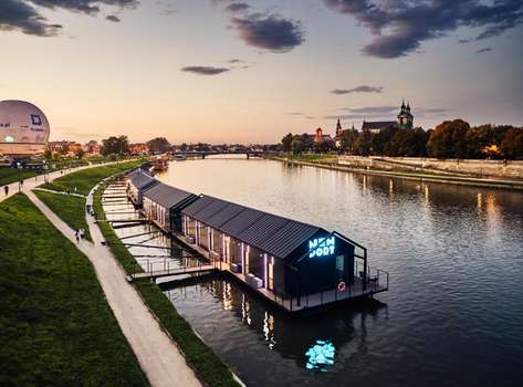 www.newporthotel.pl