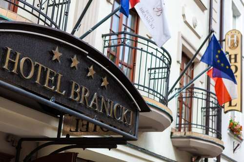 www.hotelbranicki.com.pl