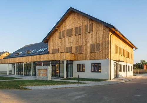 www.hotelnaturum.pl