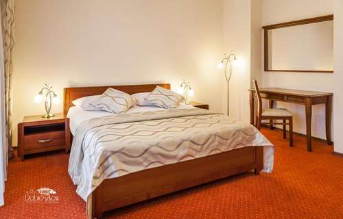 www.hoteldobieszkow.com.pl