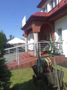 www.hotelkarol-e8.pl