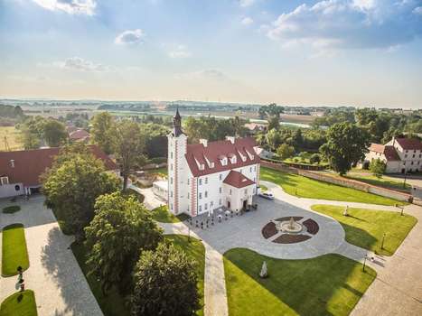 www.palac-lagow.pl