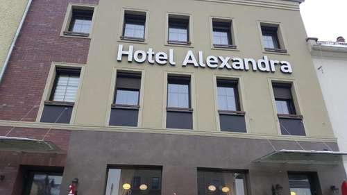 www.alexandra-hotel.net