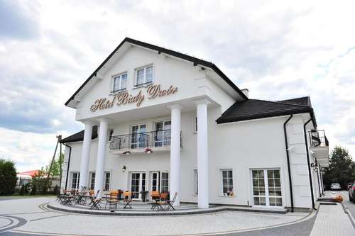 www.hotelbialydwor.pl
