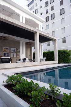 www.stayatmare.com