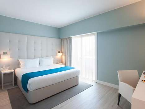 www.luteciahotel.com