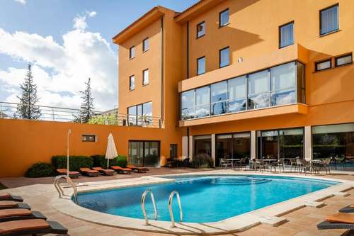 www.hoteldluis-elvas.com